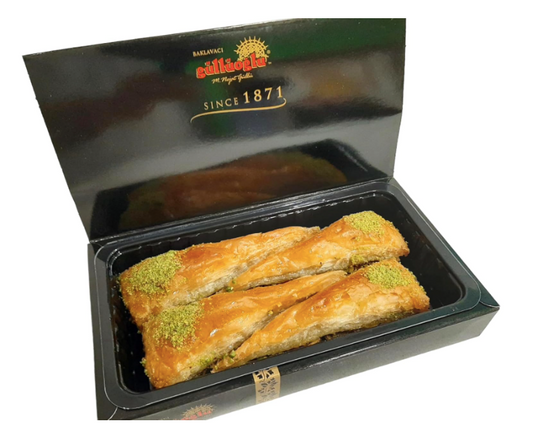 GULLUOGLU Baklava Carrot Cut with Pistachio BAKLAVA HAVUC DILIM 454g